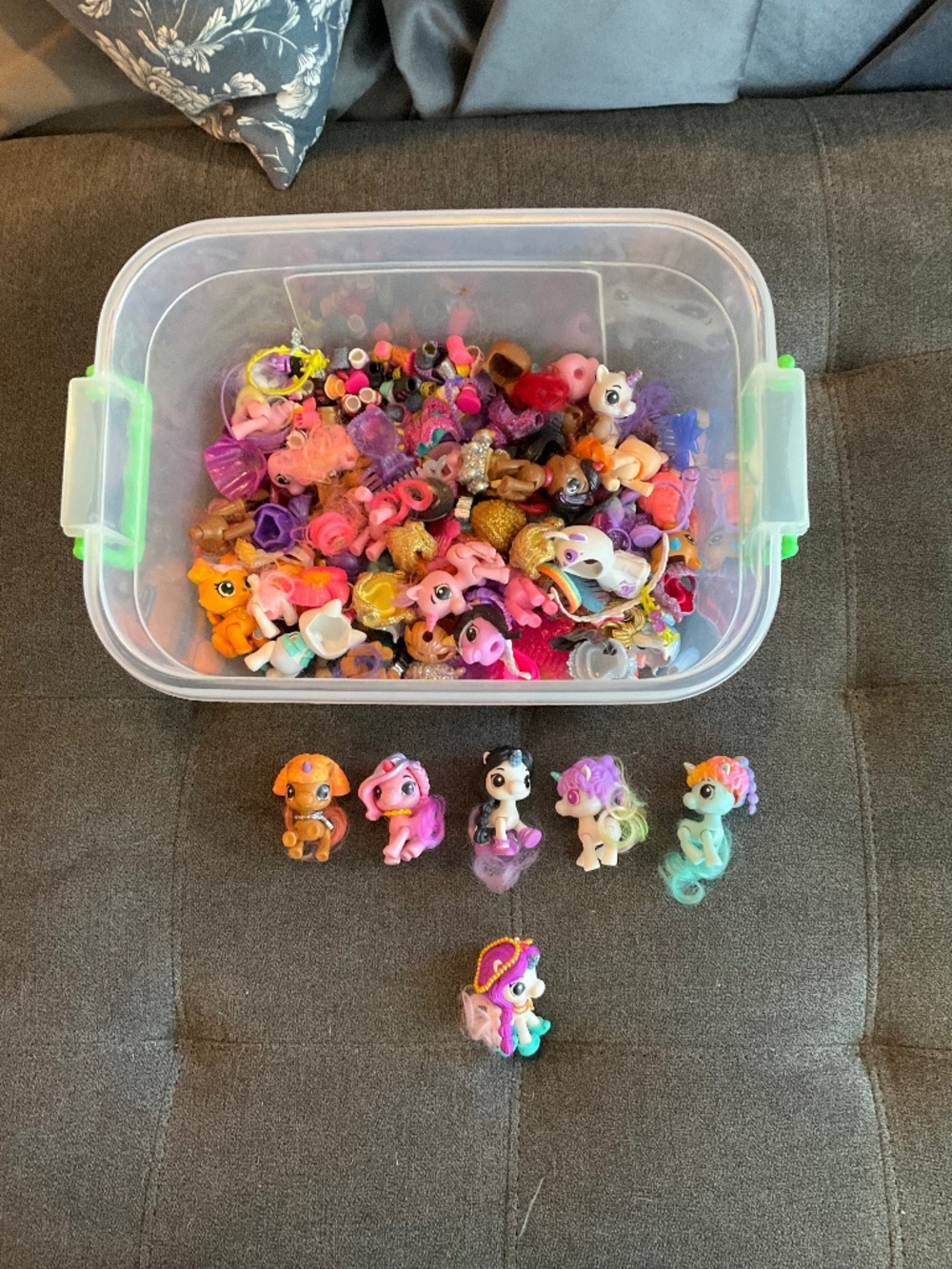 EUC Huge Lot of Zuru 5 Surprise Unicorn Squad Unicorns & Accessories